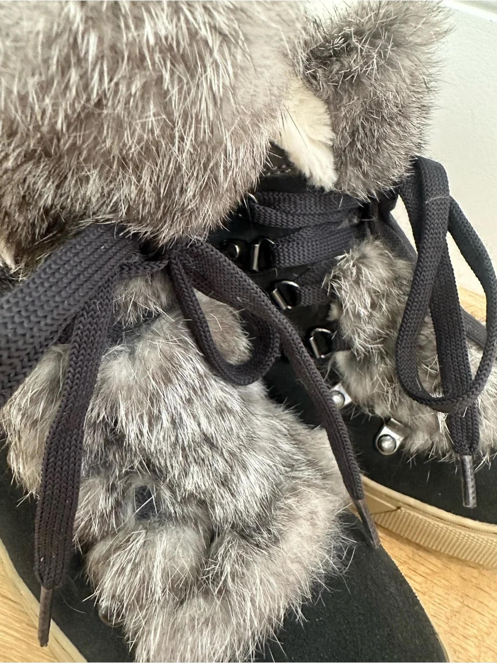 Cougar Black Faux-Fur Trim Waterproof Winter Ankle Boots with Tan Sole, Size 8